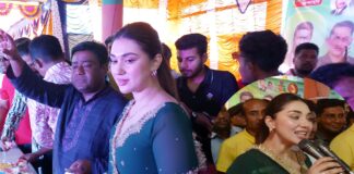 বিএনপির প্রতিষ্ঠা বার্ষিকীর কেক কাটলেন অপু বিশ্বস