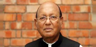 তোফায়েল আহমেদ এখনো জীবিত আছেন