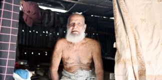 ১১ সন্তানের কেউ শতবর্ষী বৃদ্ধের দায়িত্ব নেয়নি