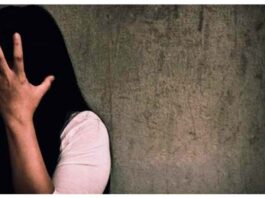 ধর্ষককে জুতাপেটা করে সালিশ শেষ করেন জামাতের নেতারা