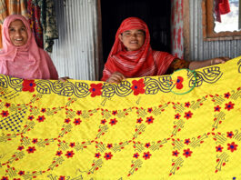 রাশিদা’র রেশমী সূতার কারিগরী