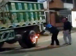 জয় বাংলা স্লোগান দিয়ে ট্রাকে আগুন দিলো দুর্বৃত্তরা