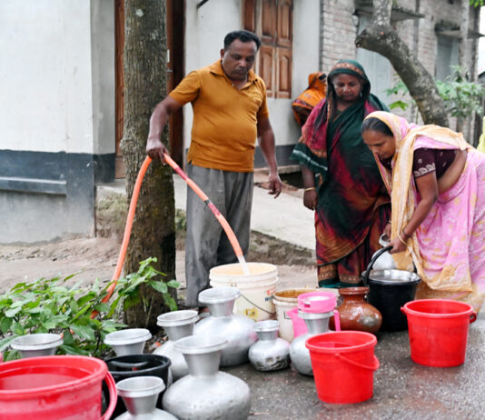 পানিতে অতিমাত্রায় আয়রনে ভুগছে ৫০০ পরিবার