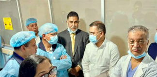 হাসপাতালে মা খালেদাকে দেখে গুলশানের বাসার পথে তারেক রহমান