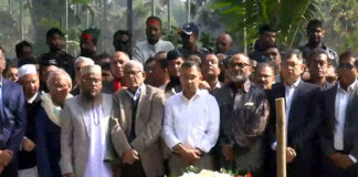 ওসমান হাদির কবর জিয়ারত করলেন তারেক রহমান