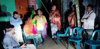 সড়ক দুর্ঘটনায় নিহত তিনজনের পরিবারে পাশে দাঁড়ালেন ডিসি