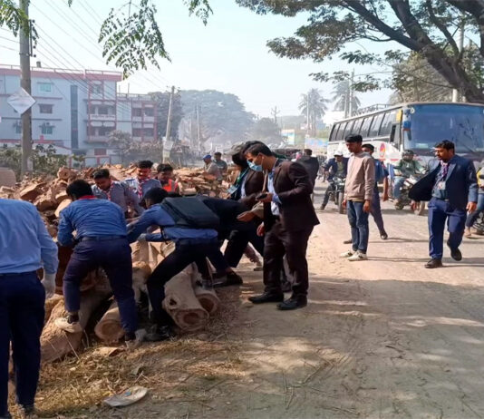 মহাসড়কের পাশের অবৈধ স্থাপনা উচ্ছেদ ও পরিচ্ছন্নতা অভিযান শুরু