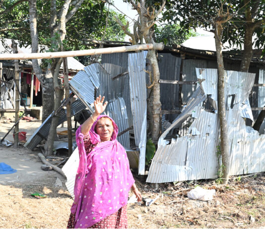 বিএনপির হামলার ভয়ে মাঠে যায়না ৩০ পরিবার