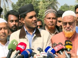 শহীদ আবরার ফাহাদের কবর জিয়ারত করলেন ঢাবি ছাত্রদল নেতা