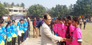 কুমারখালীতে আন্তঃস্কুল নারী ক্রিকেট টুর্নামেন্ট উদ্বোধন