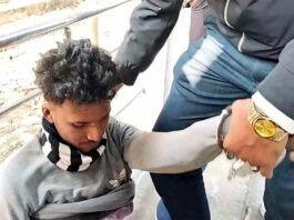 কুষ্টিয়ায় প্রকাশ্যে একজনকে কুপিয়েছে প্রতিপক্ষ, হামলাকারী আটক