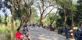 কালীগঞ্জে অজ্ঞাত পরিচয়ের তরুণের ঝুলন্ত মরদেহ উদ্ধার