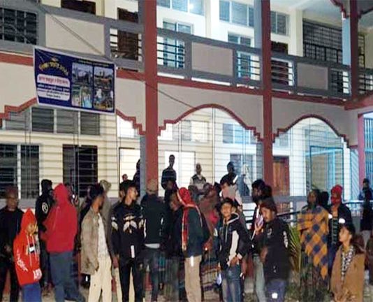 রাতের আধাঁরে মাদ্রাসার নৈশ প্রহরি নিয়োগ পরীক্ষা