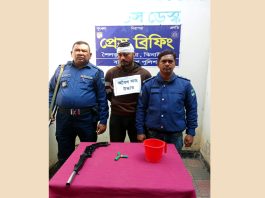 শৈলকুপায় অস্ত্র ও গুলিসহ ডাকাত সাগর আটক