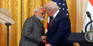 মোদিকেও কি নিয়ে যাবেন ট্রাম্প কংগ্রেস নেতার প্রশ্নে বিতর্ক