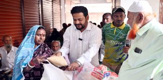 খোকসায় রমজান উপলক্ষে দুস্থদের মধ্যে চাউল বিতরণ