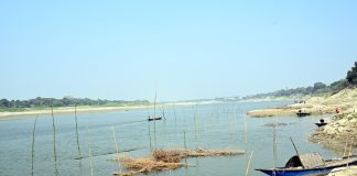 নদী জুড়ে ফাঁদ