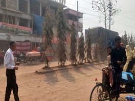 কুমারখালী বাসস্ট্যান্ডে ধুলোয় জনস্বাস্থ্য বিপর্যস্ত