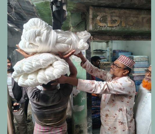 কাপড়ের হাটের সিন্ডিকেট ভেঙে ফেলার ঘোষণা দিলেন এমপি