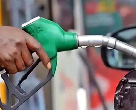 পেট্রল ডিজেলের দাম লিটারে ২ টাকা কমলো