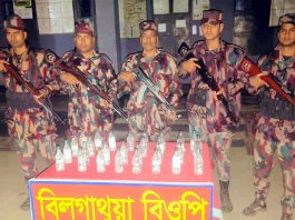 বিজিবির অভিযানে ভারতীয় মদ উদ্ধার