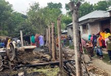 মশার কয়েল থেকে অগ্নিকান্ডে দুই কৃষক অগ্নিদগ্ধ