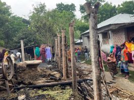 মশার কয়েল থেকে অগ্নিকান্ডে দুই কৃষক অগ্নিদগ্ধ