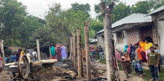 মশার কয়েল থেকে অগ্নিকান্ডে দুই কৃষক অগ্নিদগ্ধ