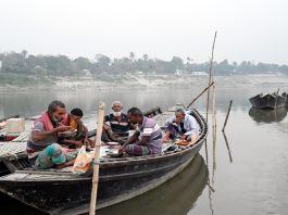 শ্রমজীবীদের ইফতার