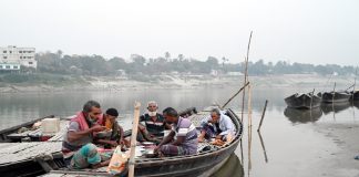 শ্রমজীবীদের ইফতার