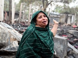 খোকসায় বিদ্যুতের আগুনে ৫ পরিবার নিঃস্ব