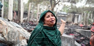 খোকসায় বিদ্যুতের আগুনে ৫ পরিবার নিঃস্ব