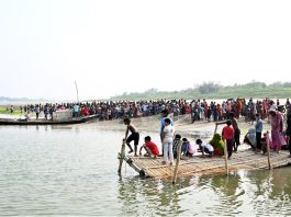 গড়াই নদীতে সাঁতার দিয়ে নিখোঁজ দুই শিশুর সন্ধান মেলেনি