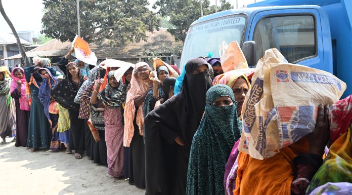 রোদ থেকে বাঁচাতে