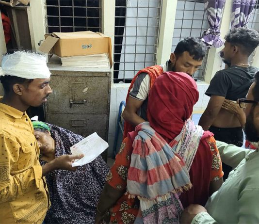 জমি নিয়ে বিরোধের জেরে চাচাতো ভাই – ভাতিজাদের সংঘর্ষ আহত ১৬