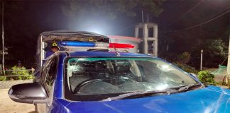 কুমারখালীতে ওসির গাড়ি ভাঙার অভিযোগ এমপির স্বজনর বিরুদ্ধে