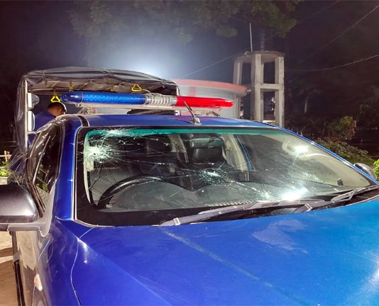 কুমারখালীতে ওসির গাড়ি ভাঙার অভিযোগ এমপির স্বজনর বিরুদ্ধে