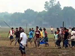 কবর স্থানের গাছ বিক্রি ও বিএনপির দুই গ্রুপের হামলায় আহত ৪২