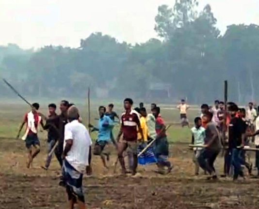 কবর স্থানের গাছ বিক্রি ও বিএনপির দুই গ্রæপের হামলায় আহত ৪২