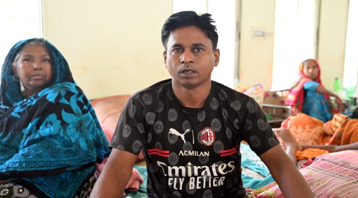 ব্যবসায়ীকে ঘুম থেকে তুলে নিয়ে পিটেছে দুর্বৃত্তরা