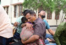 মায়ের কোল থেকে নেমেই মৃত্যুর কোলে ঢলে পরলো শিশু