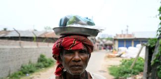 কবে দুধ খেয়েছেন মনে নেই গড়াই মন্ডলের, আছে কিস্তির চাপ