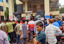 পাম্পে সিরিয়াল নিয়ে দন্দ্বে অন্ধকারে মিরপুর