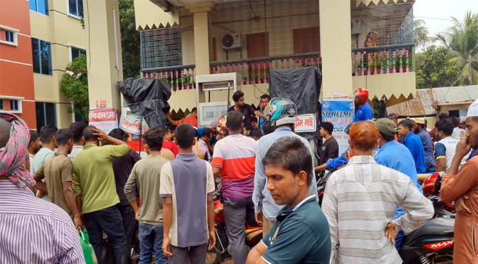 পাম্পে সিরিয়াল নিয়ে দন্দ্বে অন্ধকারে মিরপুর