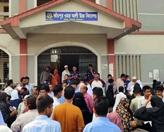 দৌলতপুরে ভুল প্রশ্নপত্রে পরীক্ষা: পরিদর্শক ও কেন্দ্র সচিবকে অব্যাহতি