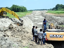 খাল খনন প্রকল্পের দুটি এক্সকাভেটার পুড়িয়ে দিলো দুর্বৃত্তরা