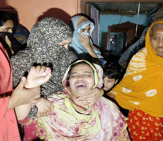 নির্মাণাধীন ড্রেনে পড়ে শিশুর মৃত্যু