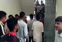 কুষ্টিয়া সরকারি কলেজে শিক্ষার্থীদের তোপের মুখে এমপি আমির হামজা