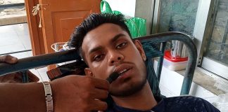 প্রেমিকার বাড়িতে অনুশনরত যুবক বিষ পান করেছে